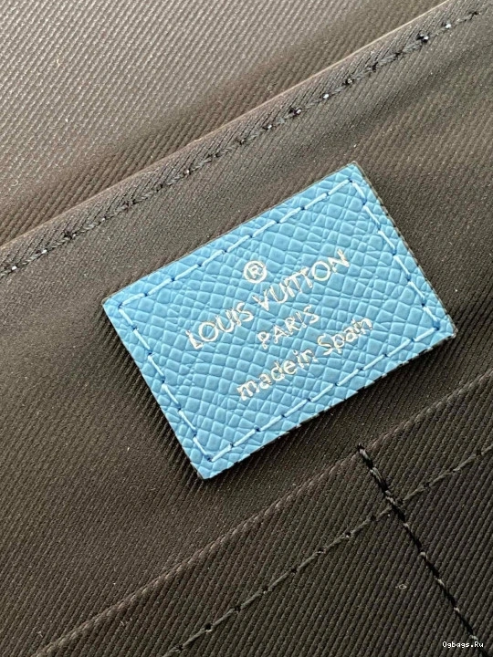 VUITTON NEW MESSENGER LOUIS 0118